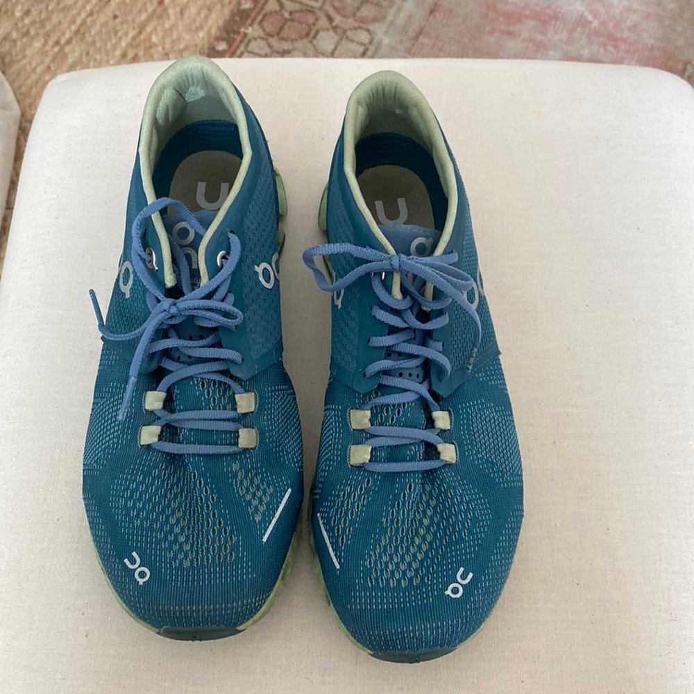 OnCloud sneakers